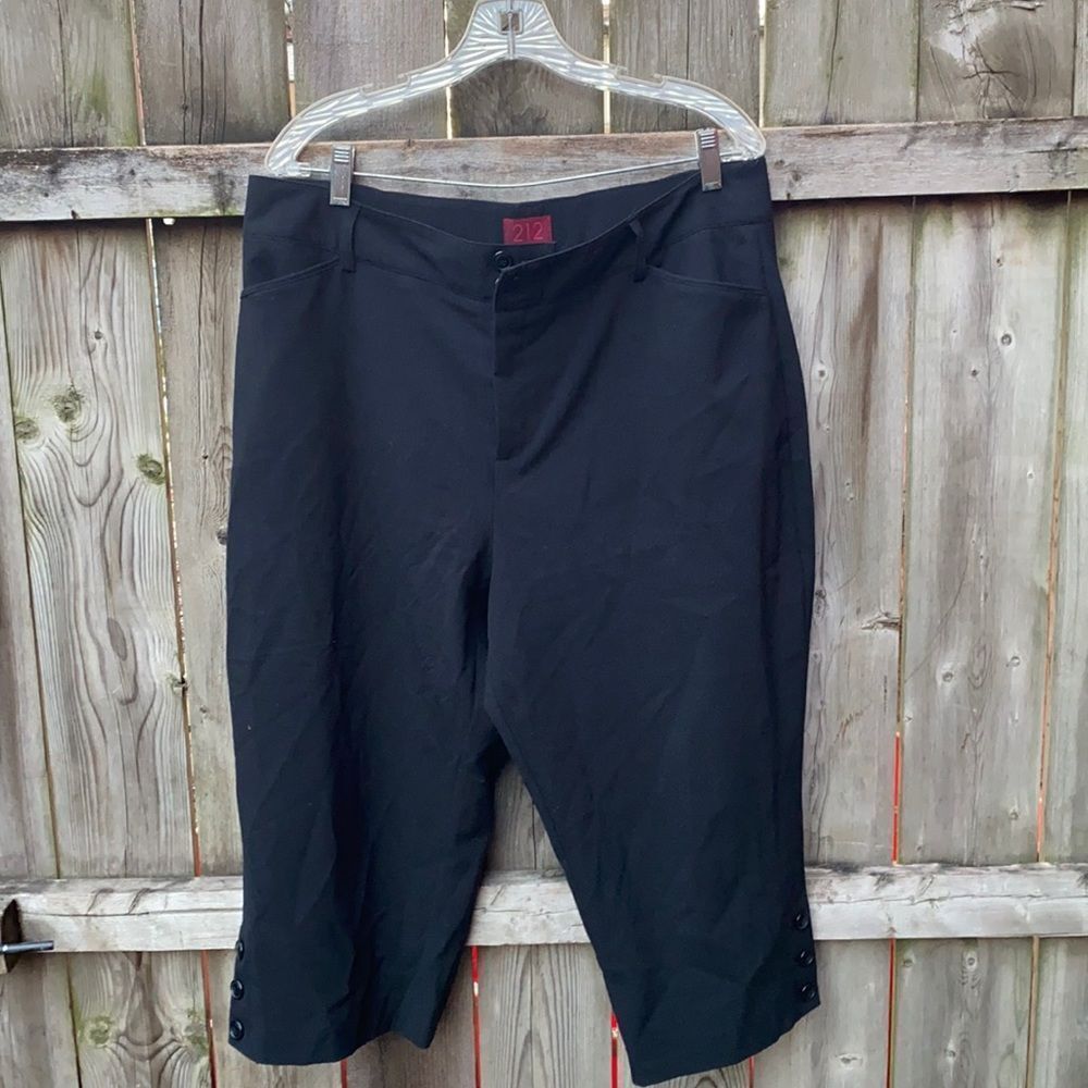 212 Collection black capris sz. 16
